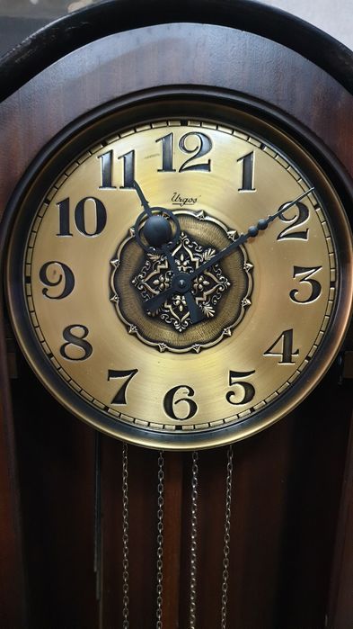 Немски паркетен часовник  " Urgos "
