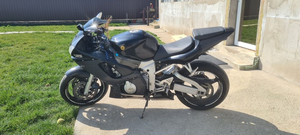 Vând Yamaha YZF R6