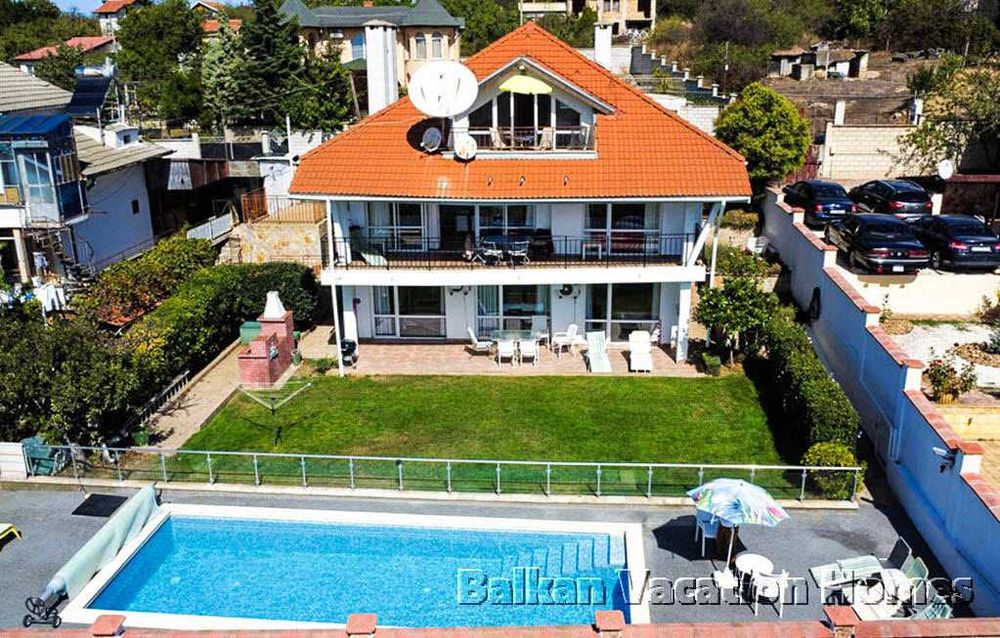 Просторна луксозна къща в Боровец близо до Варна