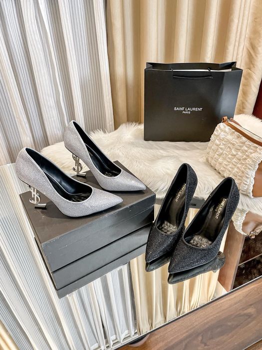 Обувки на ток различен бранд