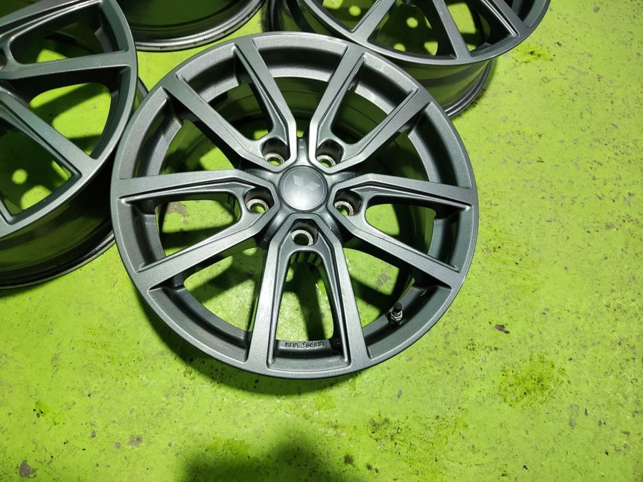 16 5x114.3 Mitsubishi лети джанти 5х114.3