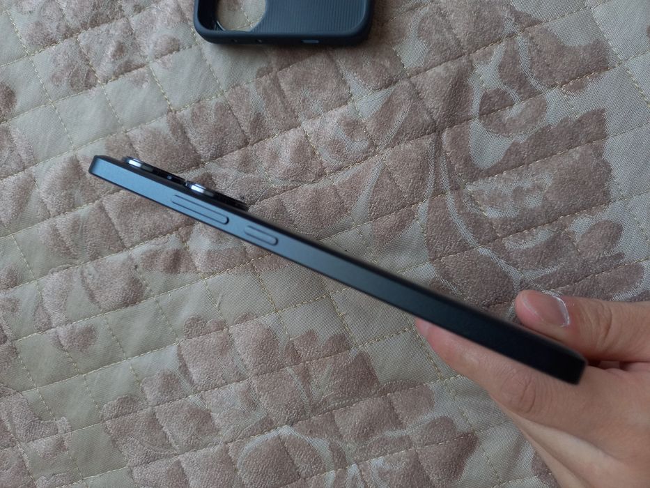 Poco f6 12/512гб