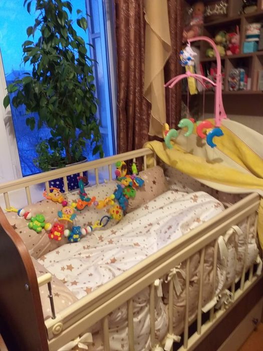 Продам детскую кроватку-трансформер