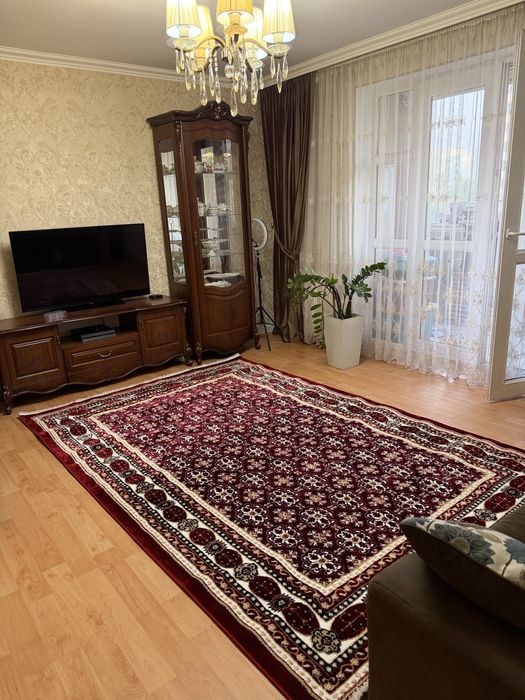 Продам ковер новый