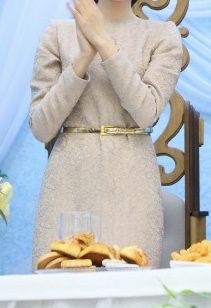 Продаю платье ниже колен.