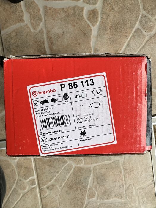 Vând discuri fața + spate + placuțe brembo