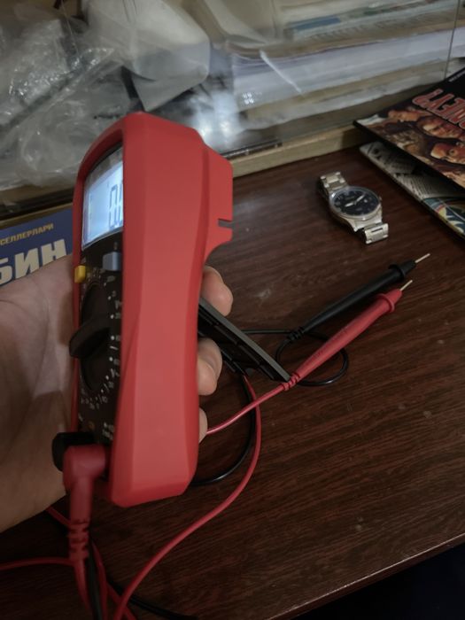 UNI-T Multimeter with NCV Detector original yangi