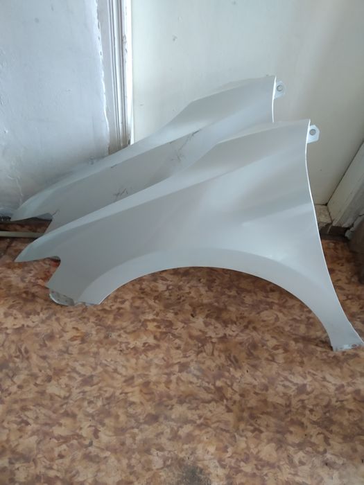 Продам крыло переднее левое и правое на Камри 70