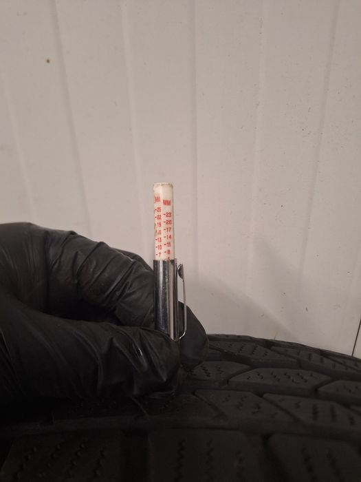 Anvelope Iarna BMW Continental 4x4WinterContact 215/60/R17