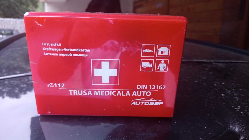 Автоаптечка - DIN13167, 11 компонента в кутия, подходяща за България