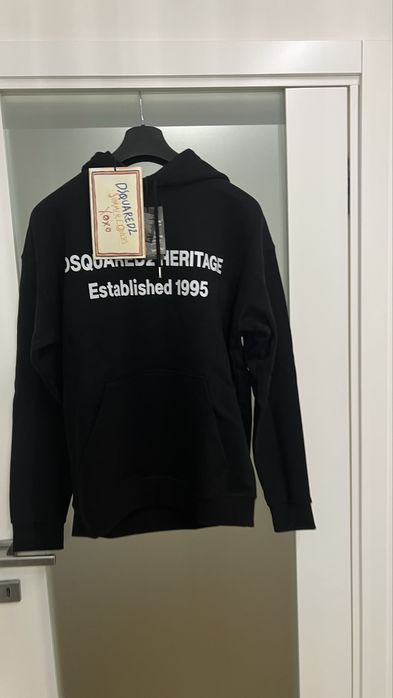 Суитчъри DSQUARED2. С етикети,всичко. Нов модел зима 2025