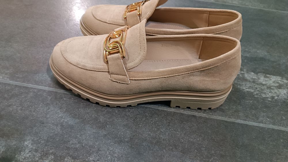 Продавам нови мокасини