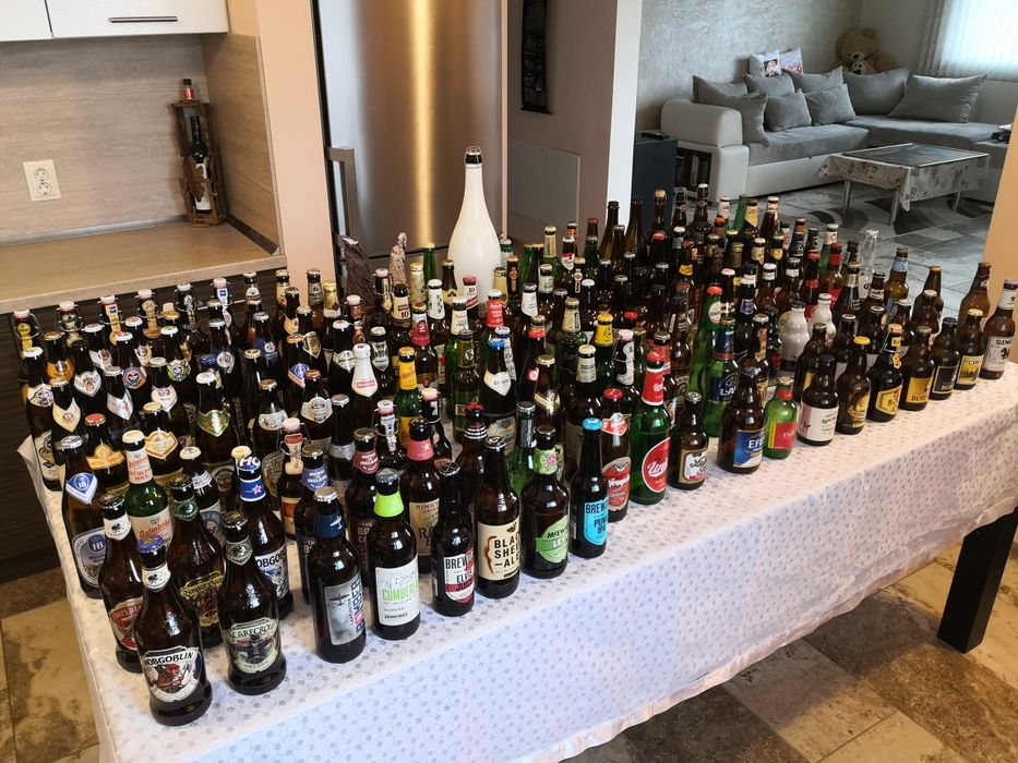 Колекция от 200 бирени бутилки