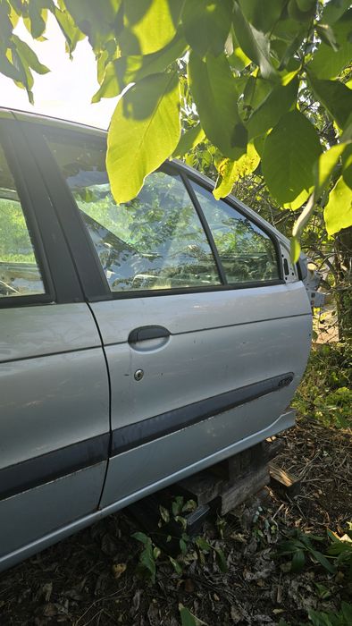 НИСКИ ЦЕНИ Рено Сценик 1.9 DCi 102 на части Renault Scenic