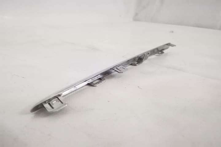 Тример Централна Решетка Ляв Оригинален В Добро Състояние Мерцедес-Бен