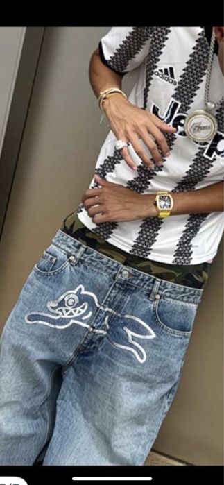 Продам джинсы обычные и универсальные