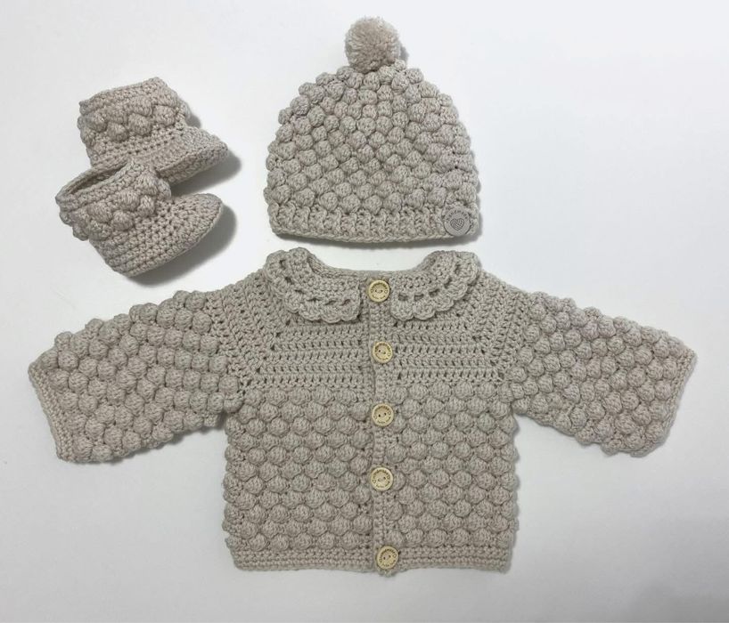 Set bebe 6-9 luni- crosetat