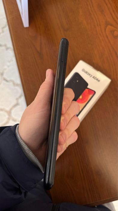 Samsung Galaxy A04e (Продам Самсунг)