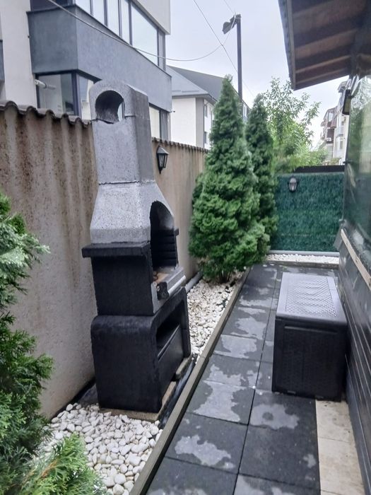 Apartament 2camere de vanzare+curte si terasa inchisa