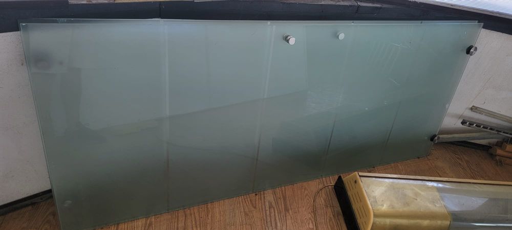 Usi glisante din sticlă securizată 8mm, sablata cu model plus accesori