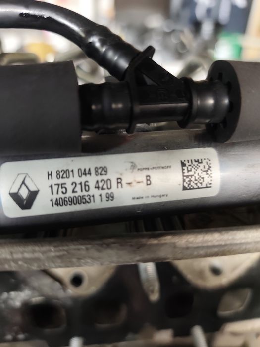 Дюзи / инжектори Bosch 0445110414 за Renault / Nissan 1.6 DCI