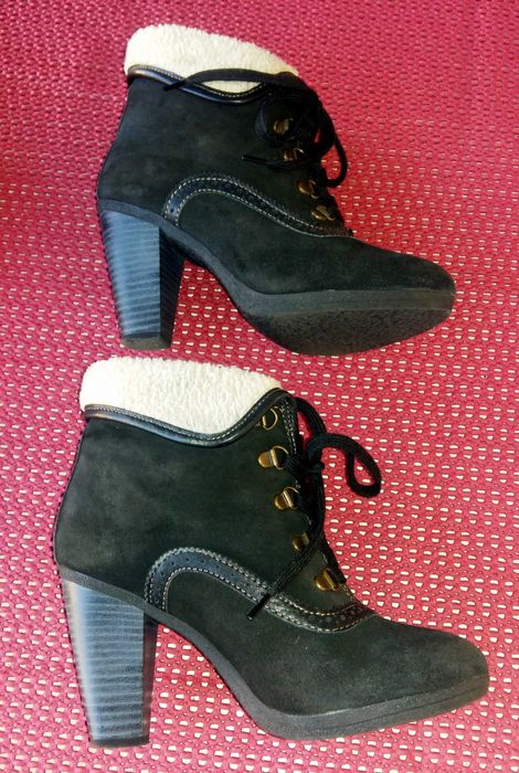 Vând botine din piele naturală îmblanite mărimea 37.