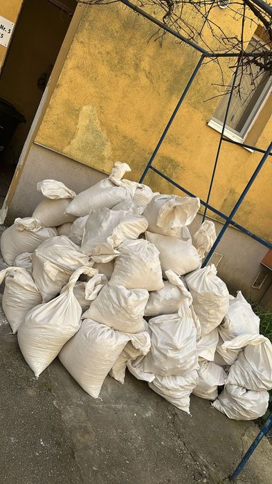 Oferim servicii de debarasari