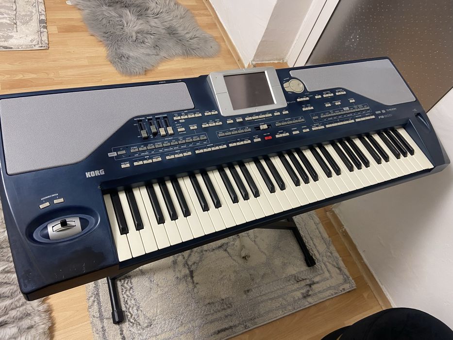 Korg pa 800 stativ inclus