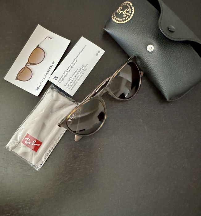Ochelari de soare Ray-Ban originali, model Erika RB4171