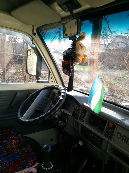 Damas moshinasi 2002 radnoy