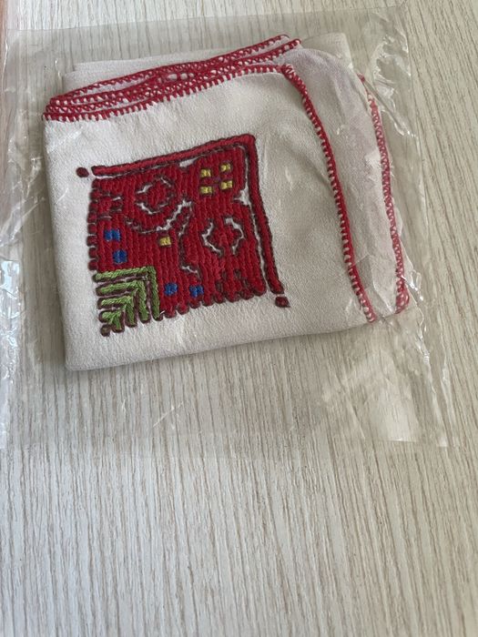 Дамски бродирани кърпички