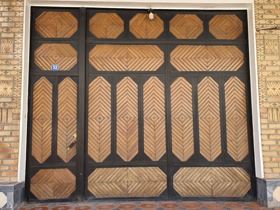 Срочно дарвоза сотилади