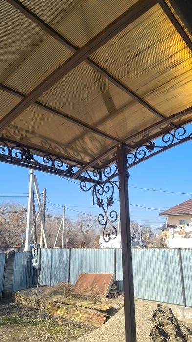 Навес на входную  группу