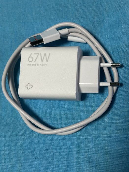 Продавам Xiaomi 13 /256/8+8 ram. Angroig 15. Отлично състояние.