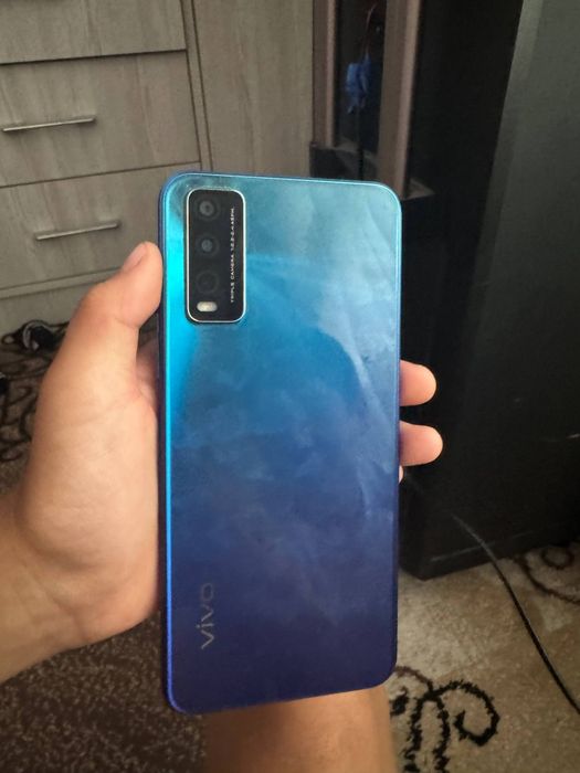 Телефон vivo y20 sotiladi