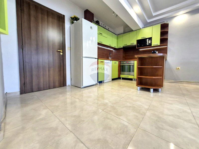 Продава се Тристаен апартамент в Варна, ХЕИ - 110 кв.м за 2682 €/кв.м - Снимка #3