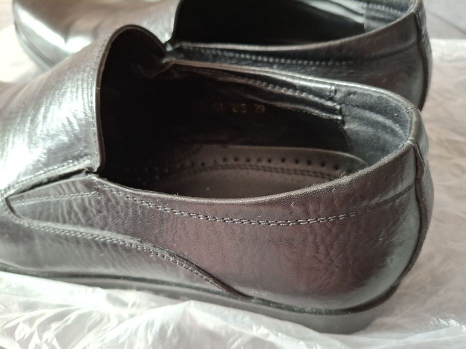 Мужские туфли 39 размера