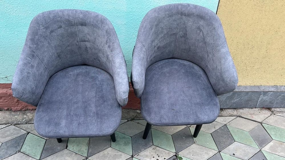 Продам диван со стульями