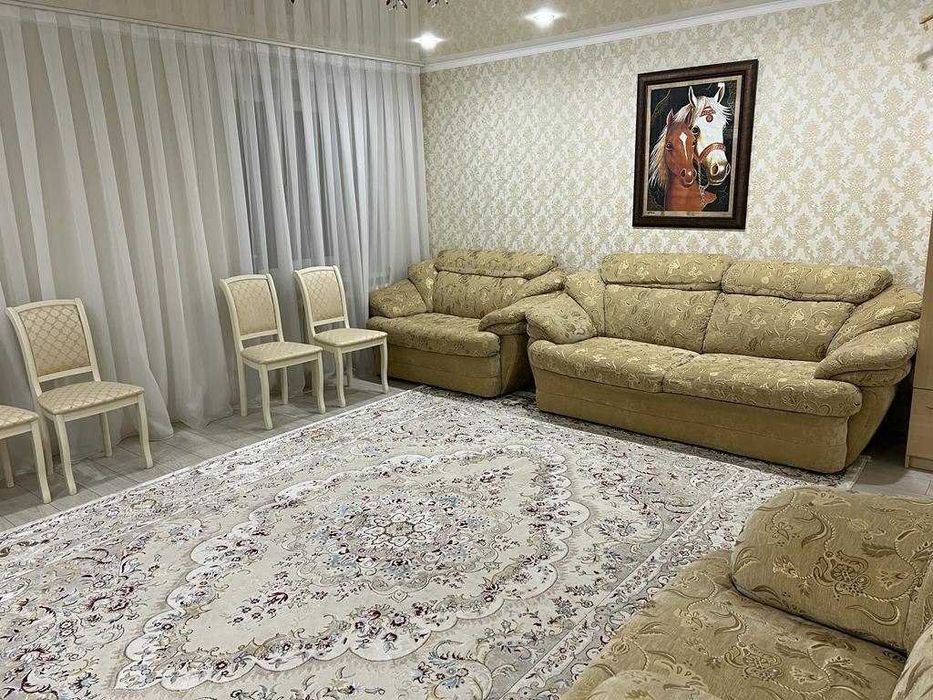 Продается трехкомнатная квартира в районе Центр. рынка