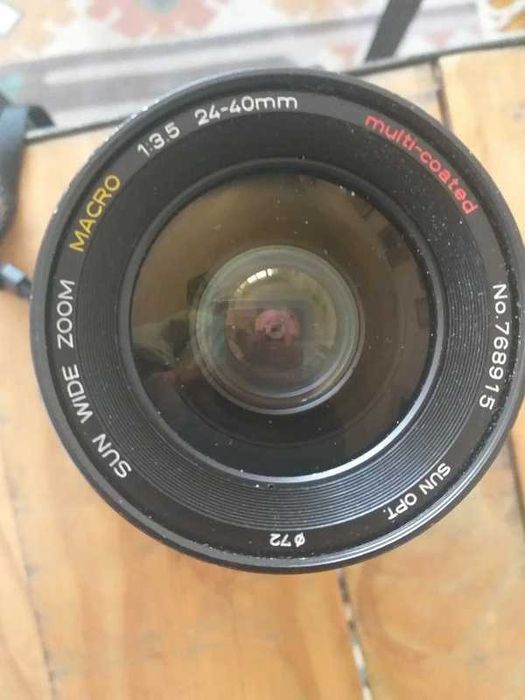 Sony Nex 5 cu doua obiective (unul macro) si accesorii