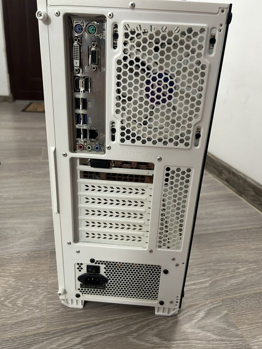 PC GAMING RTX 3050 / i5-12400F / 16GB RAM / SSD 1TB