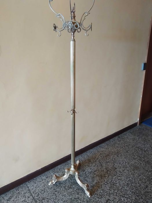 барокова паркетна закачалка