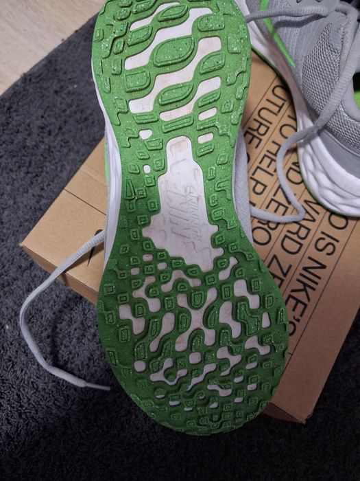 Маратонки Nike Revolution 6