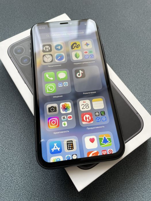 Продам 2 iPhone 11 на 64 гигабайт!