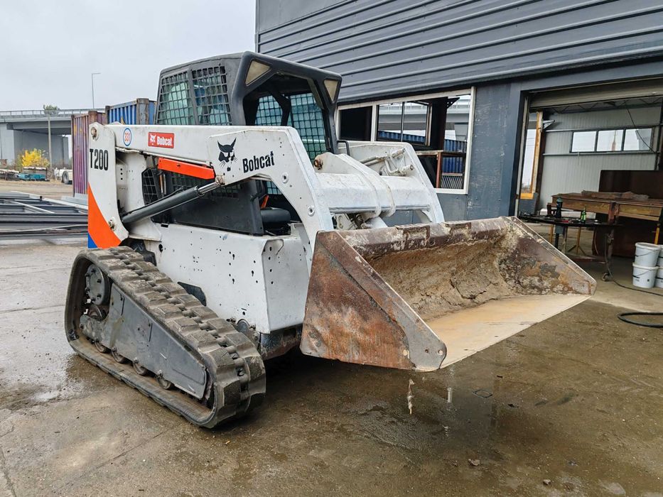 Inchiriez utilaje constructii