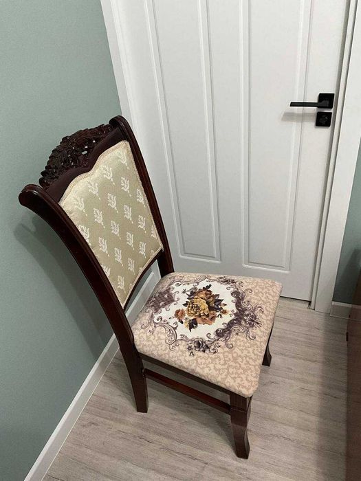 Продам стулья — 8 шт., хорошее состояние