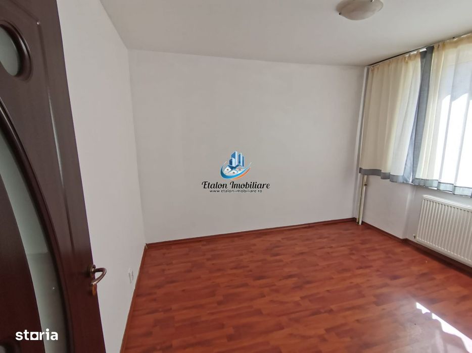 Apartament 2 camere decomandat / parter / Scoala 10 / Precista