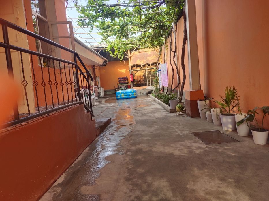 Продаётся дом на земле.