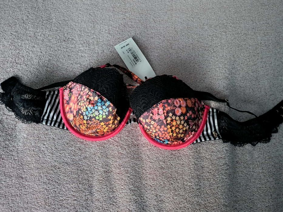 Нов и оригинален сутиен Ted Baker