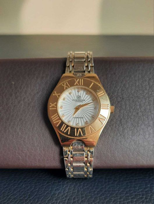 Продавам дамски часовник Christina London diamond